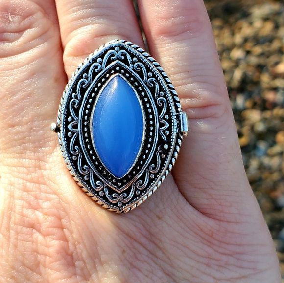 New Huge Chalcedony 925 Silver Poison Ring. - Picture 5 of 12